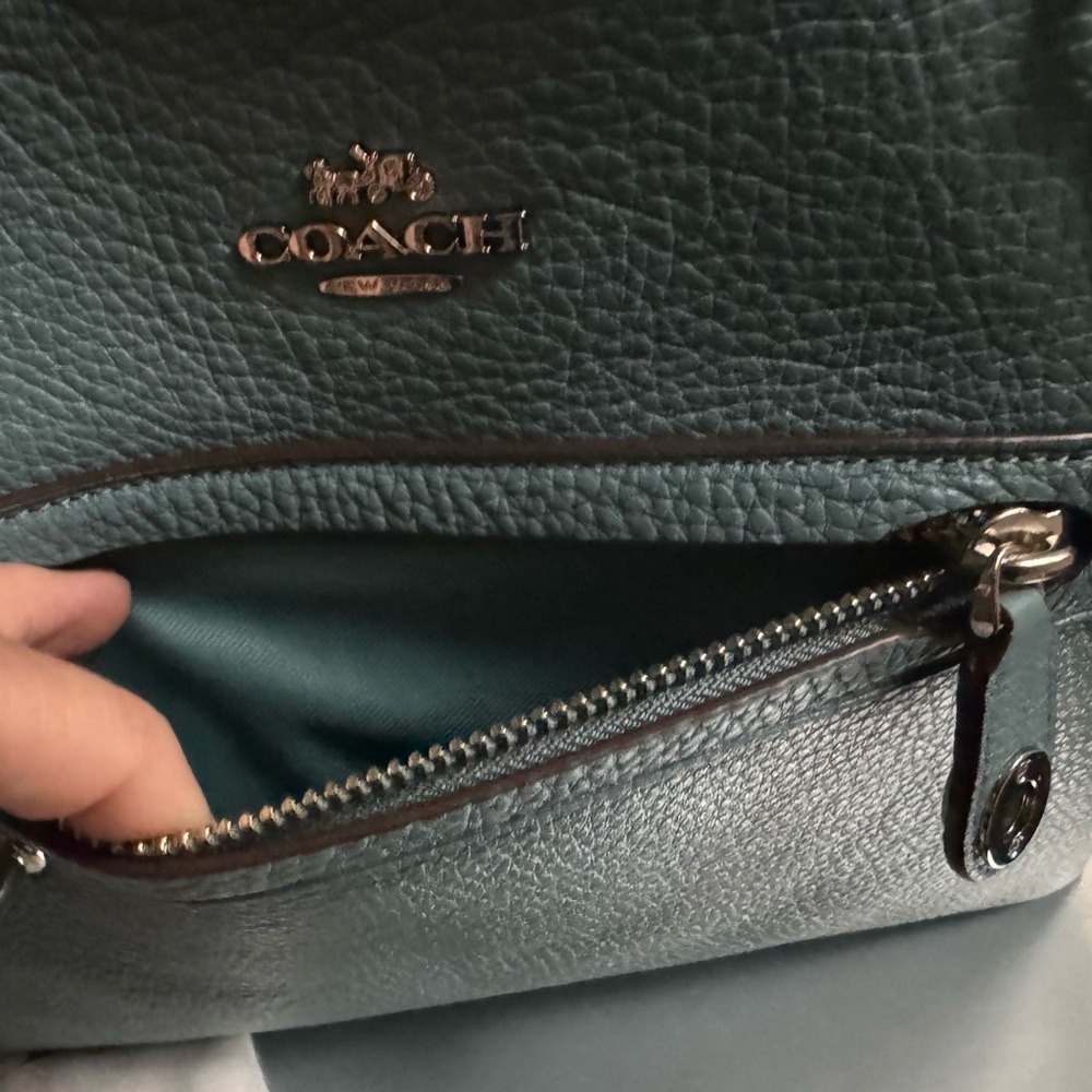 Brand New Coach Pebbled Leather Taylor Tote - SV/Marine - Picture 3 of 9